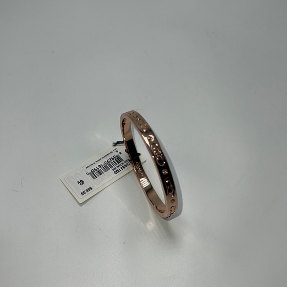 💖NWT COACH SIGNATURE HINGED BANGLE IN ROSE GOLD PLATING - Picture 12 of 13